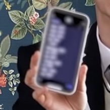 유니버스 자컨 구경하는데 '프메캠' 이라고 최애가 제시어 뽑아서 팬들이랑 프메로 스피드게임을 하는 ..  자컨 많이 뽑아주세요 ㅎㅠ 폰 붙들고 프메보내는 성우니 넘 귀여울듯 🥲😊 ( 사진은 우리가 답 보내면 최애 폰에는 저렇게 뜨는 ...... )