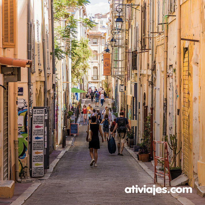 ativiajes's tweet photo. 🏘🇫🇷
Marsella es la segunda ciudad más grande de Francia y está situada en la costa mediterránea, al sur del país. Entre sus atracciones se encuentra Le Vieux Port, es un enorme y viejo puerto de más de 2000 años de historia.
#atilugares #ativiajescom https://t.co/fcenAuv6nn