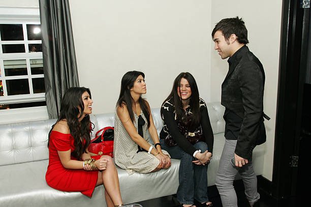 kim kardashian, khloe kardashian, kourtney kardashian &amp; pete wentz / 9 feb 2007.