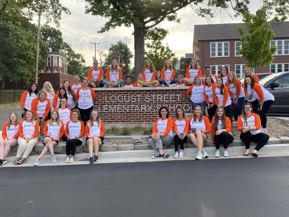 ⁦<a href="/LSEArts/">Locust Street Expressive Arts</a>⁩ looking forward to an amazing year with this team! #openingday #CPSBest