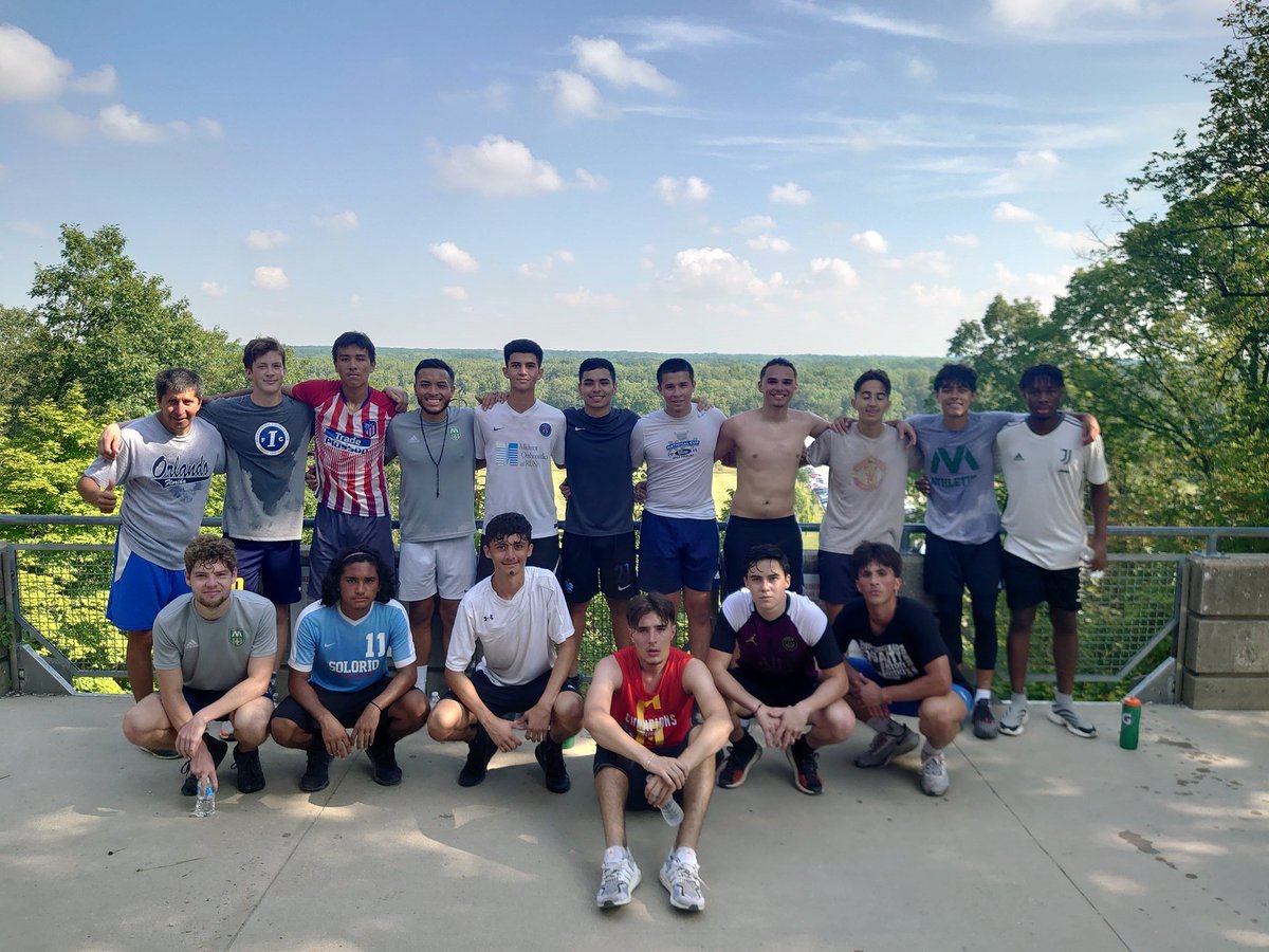 MVCCSoccer's tweet image. Putting some work in at the Cliff. Great to be together working #MVCC💚⚽