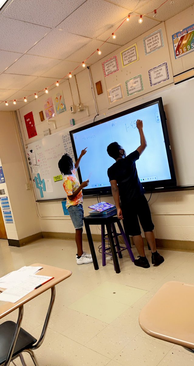 mathandmadness's tweet photo. Y’all … it’s day 4 into math content & these kids are being rockstars sharing out & leading our class! 😼 #goldenbearsrock #mathandmadness #CHALLENGEconnectionscommunity @VineMSKnox https://t.co/PJVLEYR3W3
