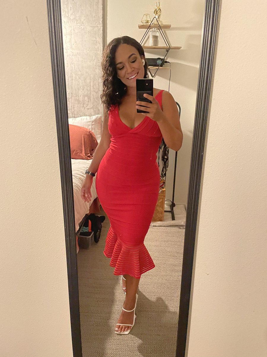 I ordered a red pencil skirt for my white coat ceremony and Nordstrom Rack messed up and sent me a $1,600 Herve Leger dress. Should I keep it? The skirt was $150 and didn’t charge me extra.