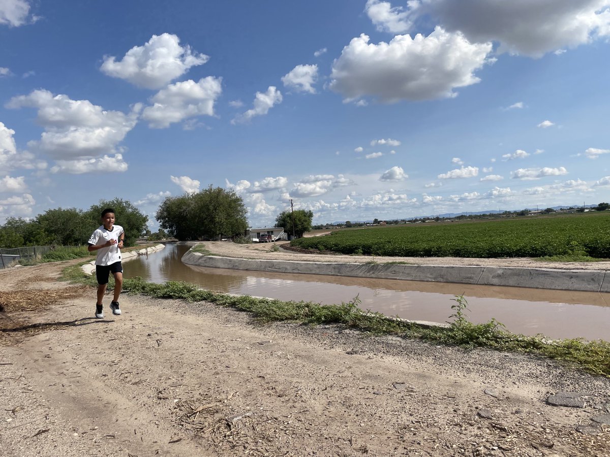 MsTerrazas_J's tweet photo. I remind them to run free, and I explain the feeling as best as I can. And then it happens… I love seeing them experience the freedom that running brings! #teamsisd #proudwarriors #countryrunning https://t.co/TR4iPmQPtG
