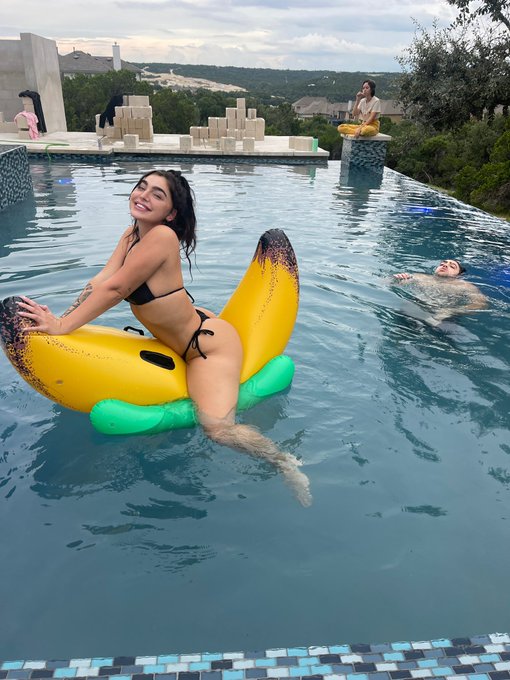 This shits ____. https://t.co/3gmYVErSW4<a href="/tag/girlswhofish"class="tags"><span>#girlswhofish</span></a>