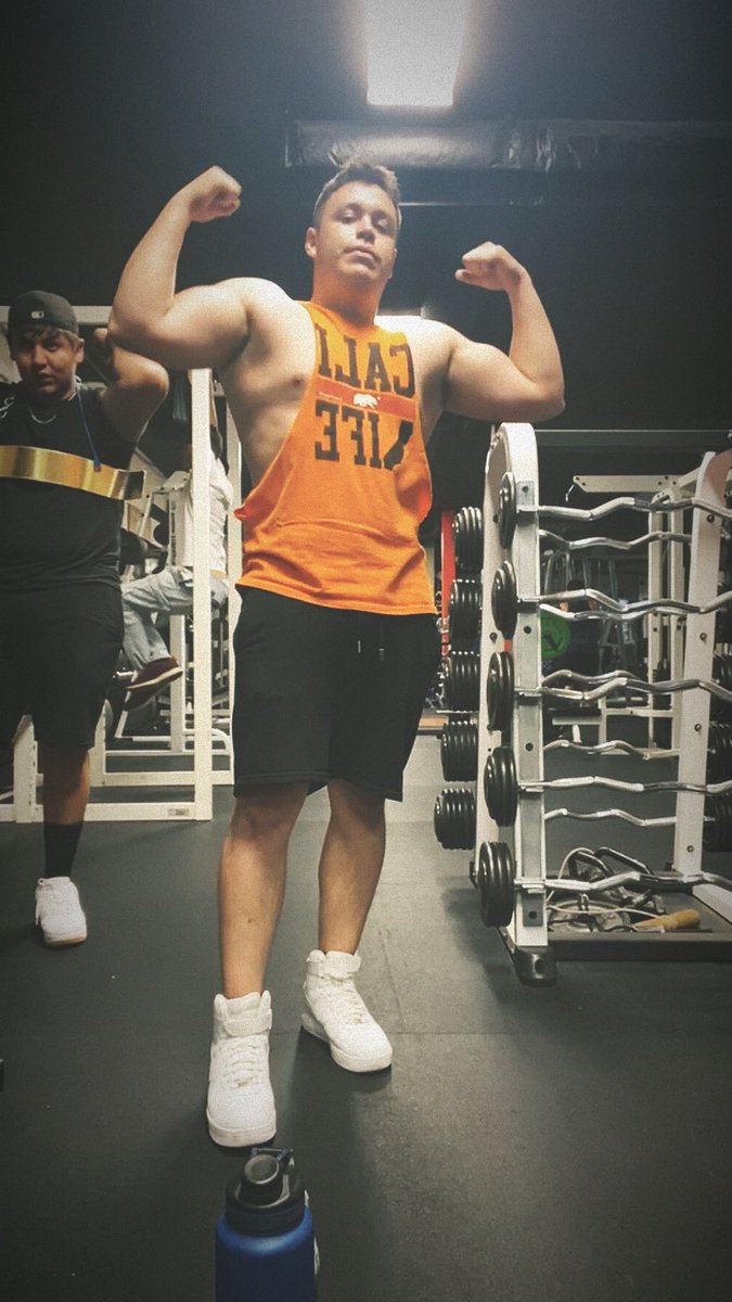 El_Papa_Lex's tweet photo. Feeling confident but there’s is always room for more ;) #LETSGO #gymboy https://t.co/EpLxtwfqOC