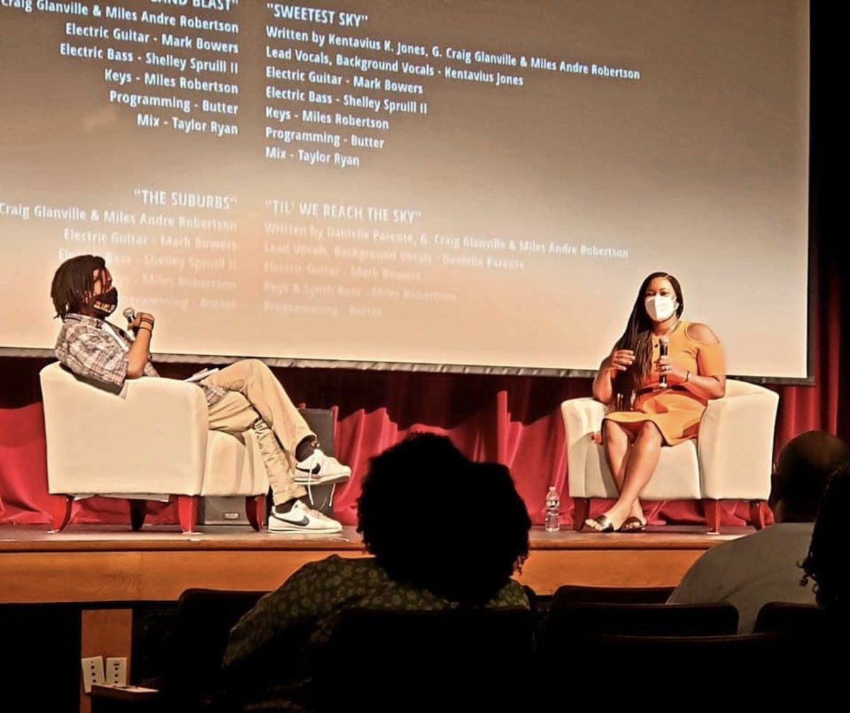 BalloonManMovie's tweet photo. Although BALLOON MAN premiered in 2020, due to the pandemic, the @mvaaff was the first time our director watched the completed film in a theater with an audience. She says she may have held her breath the entire screening, but couldn’t be more proud of what the team produced! https://t.co/WRsr6qTCYo
