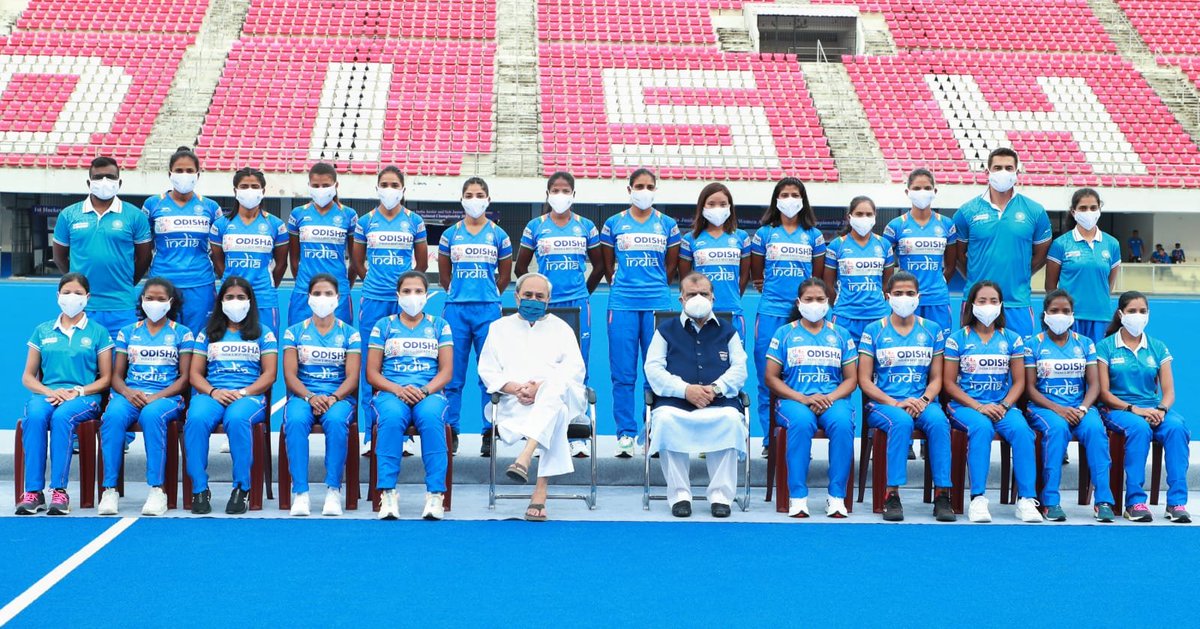 airnewsalerts's tweet photo. Odisha Govt extends its sponsorship of Indian National hockey teams by another 10 years. 

Chief Minister Naveen Patnaik announces this at a special function held to facilitate the Olympians of the national men's and women's hockey teams in capital Bhubaneswar. https://t.co/N2fc4kPZz9