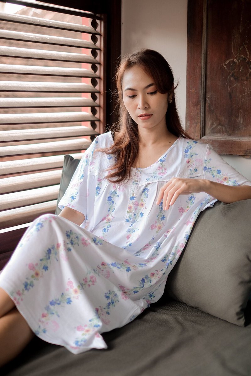 longgaroutfit's tweet photo. @sittakarina Halo kak, salam kenal.
Mau rekomendasiin daster yang adem dan awet jadi ga mudah sobek dan berujung jadi lap di dapur 😅
Banyak yang udah repeat order karena puas. Definisi cuci kering pakai!
https://t.co/ZrDYZL62qw https://t.co/jeHeOfV36g
