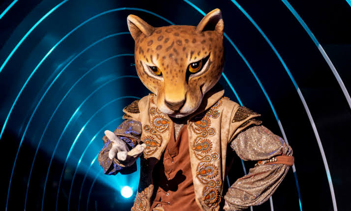AcessoSangalo's tweet photo. A versão brasileira do #TheMaskedSingerBr surra muito a versão coreana viu meus amores. Não é boato, é fato!. https://t.co/CEgKjTiFTx