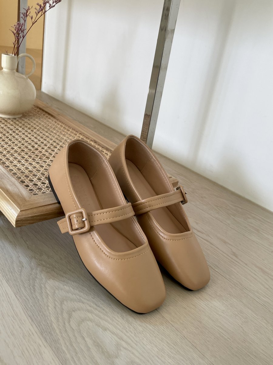 SAPPUN_ID's tweet photo. Seperti yang sudah dilihat melalui preview sebelumnya,
di season kali ini juga akan hadir beberapa produk dengan
desain Mary Jane yang cute😊

🛍️https://t.co/YppZBtFidD

#SAPPUN https://t.co/oFnKTxvShM