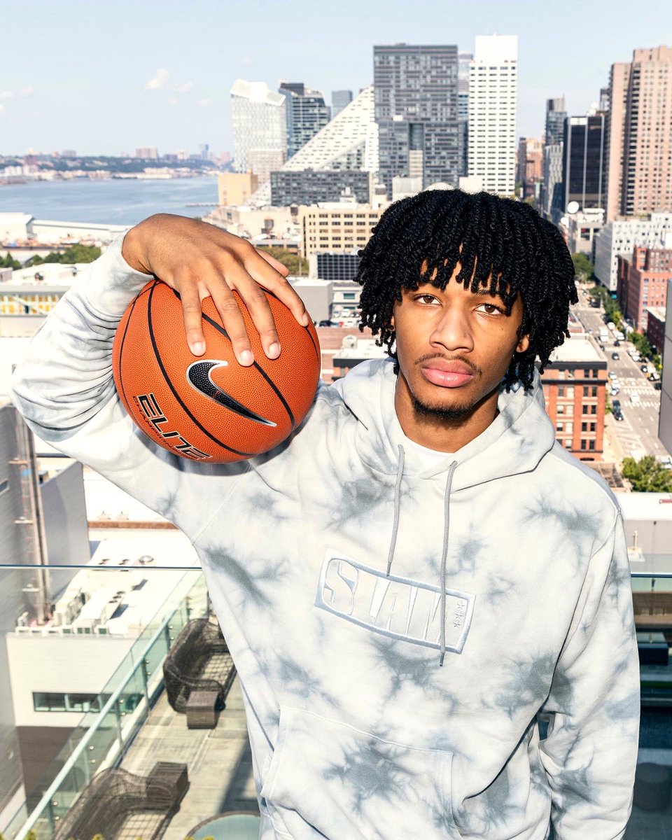 ShaedonSharpe's tweet photo. Great experience in NYC 🗽🖤 @SLAMonline V3 #mytoolbox https://t.co/gJgRHaGiMb