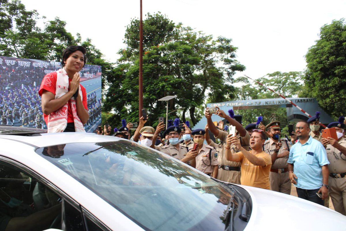 LovlinaBorgohai's tweet photo. It was an overwhelming feeling for me to meet my people in my hometown. I was very touched to receive the love and affection from you all. My love for all the people of my hometown and all of Assam is unconditional and beyond measures. Thank you all for showering so much love . https://t.co/ZTKQfxlq0b