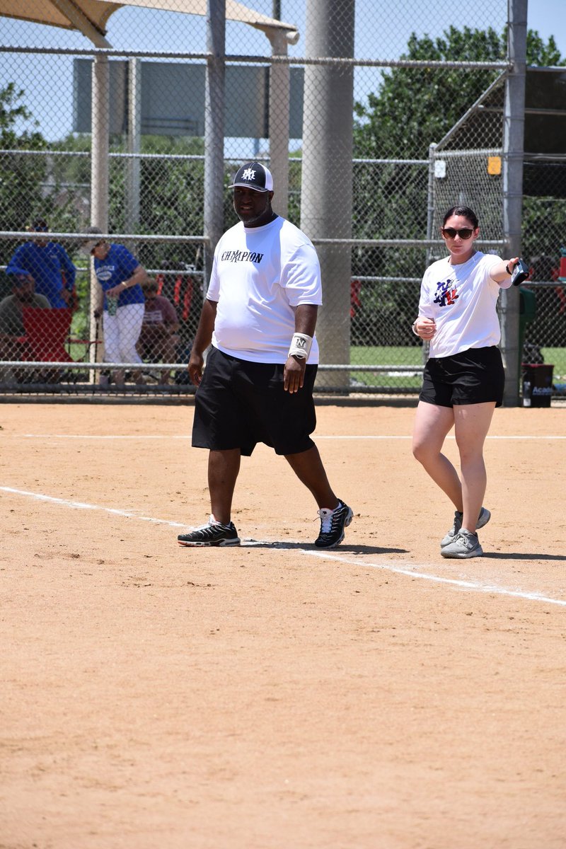 AMNTX18u's tweet photo. I can't believe that I allowed the day to pass without so much of a mention of my softball kids special day. Even though I'm a day late #AMNTXRFamily join me is wishing our very own #2017Alumni/#OFCoach Coach Blue @laurenblue0 a happy belated birthday https://t.co/3Gk66fj2V8