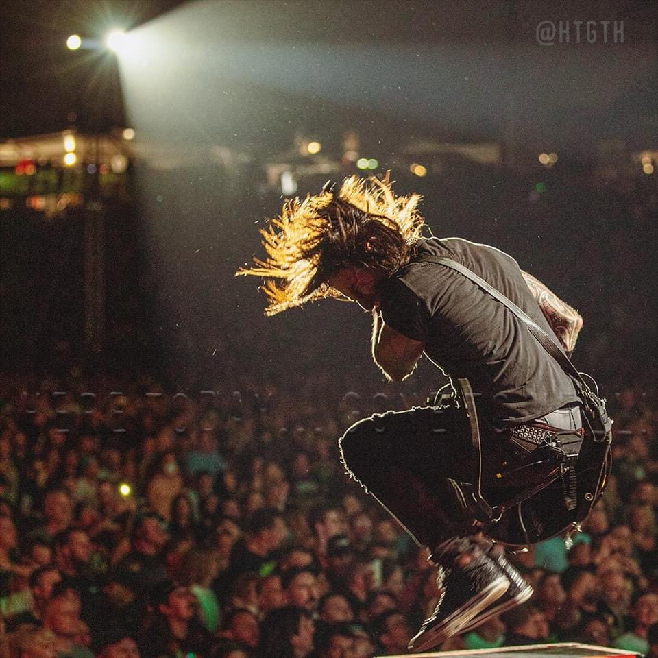 slash_mob's tweet photo. 08/16/21 - Commerce City, CO
#gunsnroses #slash #duffmckagan #gnr
by @htgth https://t.co/f0H5AVZ3ph