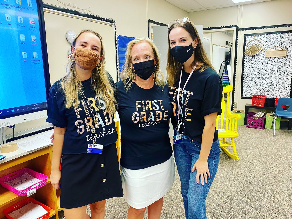 NautilusK8's tweet photo. Navigators are back in action as we welcome our Kindergarten &amp; 1st Grade scholars! New friends, garden visits, and learning galore. #FWPSProud ⚓️🐠📚🌟 https://t.co/xULCsJjRtr