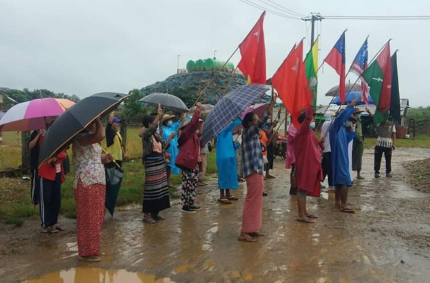 Despite raining, locals in LoneKhin, HpaKant protest against military coup and request complete removal of junta dictatorship.
SIGN THE PETITION FOR NUG
#Aug18Coup 
#WhatsHappeningInMyanmar
