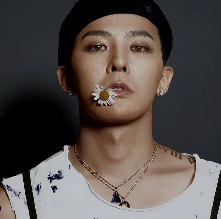 🎉 GDRAGON'S BIRTHDAY 🎉

Ourn official HT #KingGDragonDay
had already surpassed 100k+ tweets.

New on top trends, Kwon Jiyong,
with 13k + tweets (started 35 mins ago)