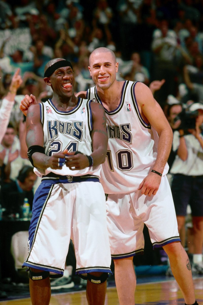 BleacherReport's tweet photo. Shout out to Bobby Jackson: 

👑 Spent six seasons with the Kings
👑 Won Sixth Man Of The Year
👑 Became Asst. Coach for Sac for three seasons 
👑 Took over G League affiliate Kings and Summer League HC 
👑 Wins 2021 NBA Summer League

Stuck to his roots @thebobbyjackson https://t.co/h06M9ykIgI