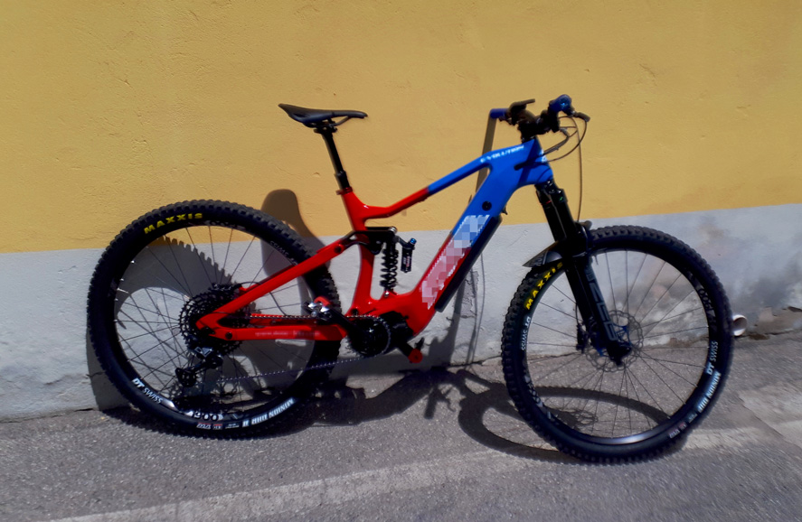 TOPFIRE_Sport's tweet photo. Our Russian customer assembled their own carbon full suspenison electric mountain bike with FM-MD17.This has generated a good reputation among their customer base. 
Wishing them great sales.🔥🔥🔥

📸Gavin Fang
#topfire #carbonframe #carbonbike #mtbframe #mtbebike https://t.co/7cjGzX2FWi
