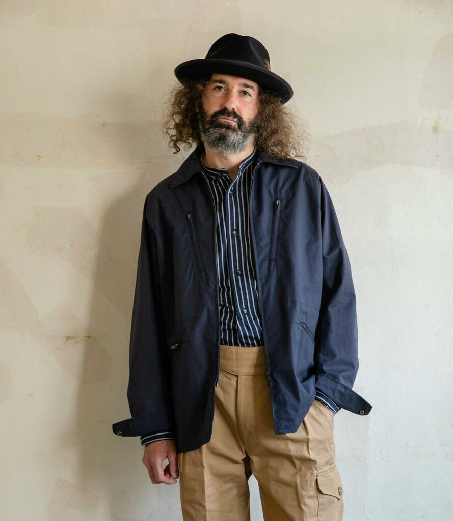 Soundman
'21AW Style 5.

#soundman
#サウンドマン
#2021aw
#heritagestyle
#vintagestyle 
#heritagemenswear 
#madeinjapan 
#cyclejacket
#ukvintage
#gurkhapants 
#bandcollarshirt 
#military 
#workwear
#sportswear
#cargopants instagr.am/p/CSszU6zJJ6m/