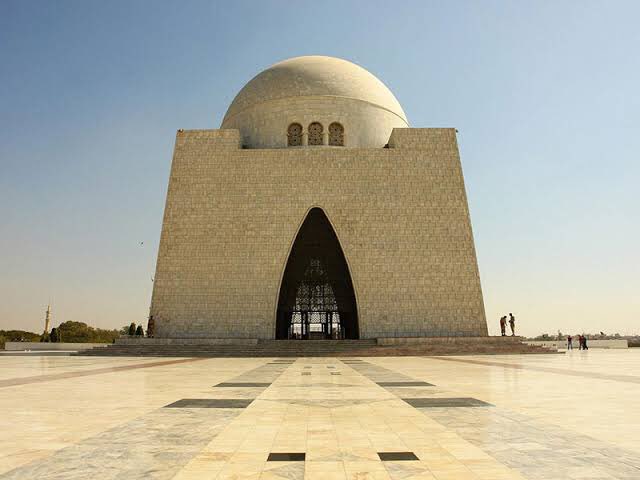GFarooqi's tweet photo. 2008 مزارِقائد میں 18سالہ لڑکی کا گینگ ریپ 

2021 مینارِپاکستان پر نوجوان لڑکی کیساتھ درندگی 

مزارِقائد کے مجرم عدم ثبوت کی بِنا پر بری ہو گئے تھے۔ پاکستان میں کتنی خواتین کو اُنکے خلاف جرائم پر جلد اور واقعی انصاف ملا ہے۔۔؟

یہ ہے خواتین کا پاکستان ۔۔۔ 

شرم سے ڈوب مرو https://t.co/NH9ui2LBkT