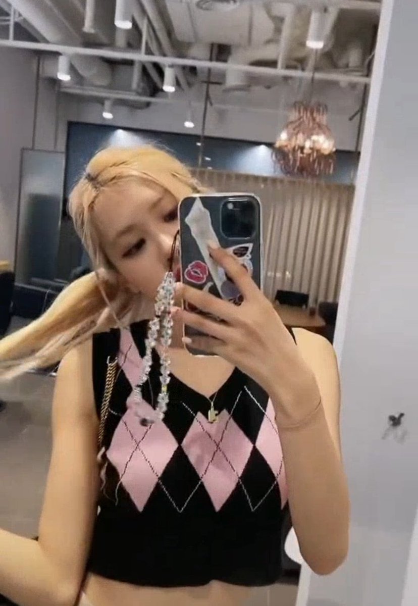 ⠀⠀  ⠀⠀                  ⠀  ⠀⠀

⠀⠀  ⠀⠀Want to hang out with me?⠀⠀  ⠀⠀