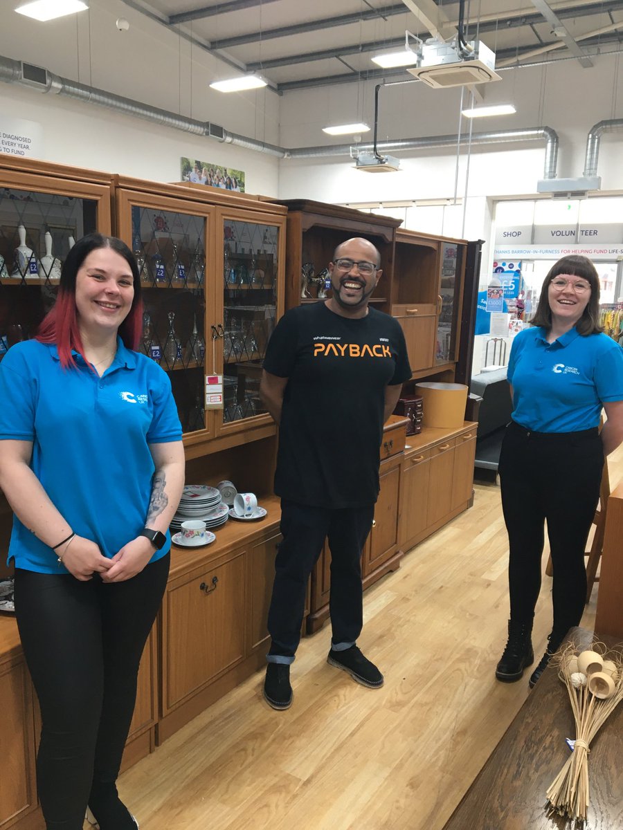 LindseyBridgem3's tweet photo. ⁦@CRUKBarrowSuper⁩ the dream team !! Well done Abdou Sarah and Becky 👍 https://t.co/eT7KELR86b