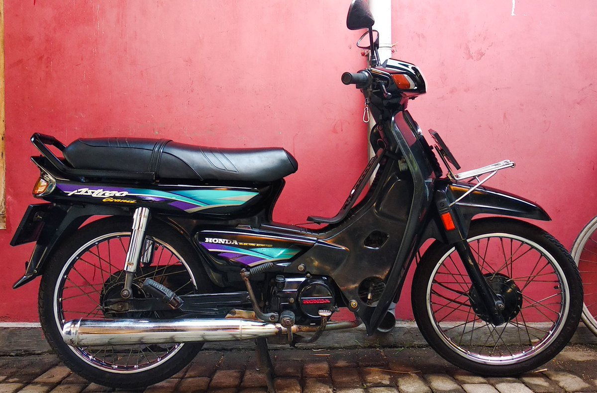 ferryshputra's tweet photo. Klasik, spek bapak2 seperti Alm. Munir. https://t.co/etGpfEhOIw