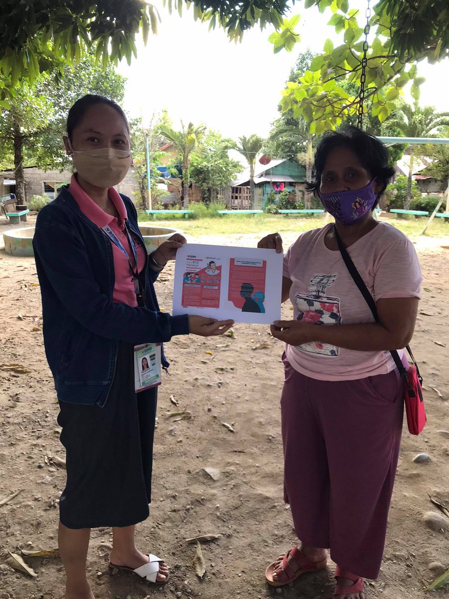 imsheinamae's tweet photo. Distributed printed FDS module to pantawid pamilya partner beneficiaries in Barangay Cansayong. We choose open space during distribution to observed proper health protocol.

#DSWDMayMalasakit
#Serve1st https://t.co/i4mQhgy7yy