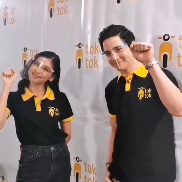 biniveenii's tweet photo. 🖤💛                                     💙💗 https://t.co/jy9uYXnKZS