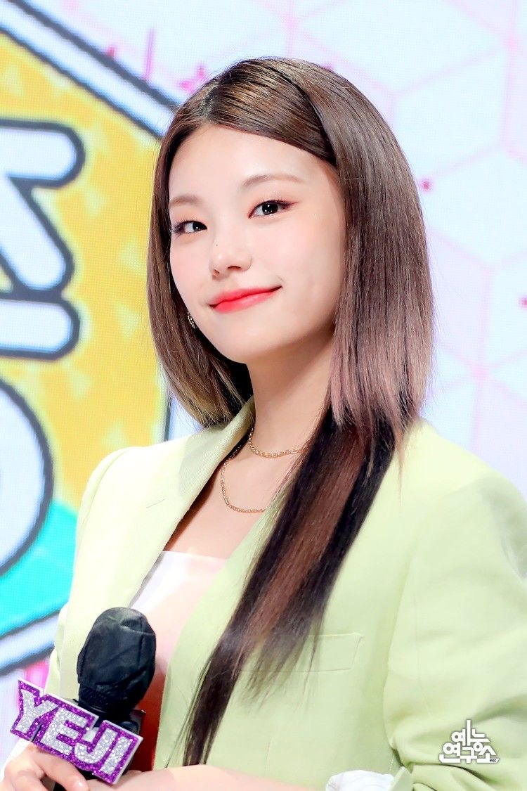 yeji pics tweet media