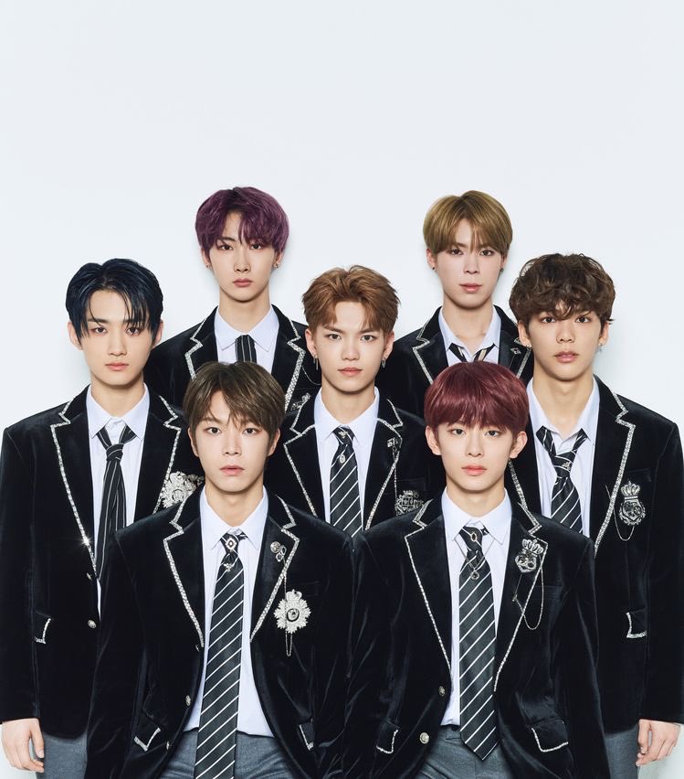 минчан very very. Very very группа участники. Very very корейская группа. 일베 한국 고딩 여동생 голая. Laid back best.