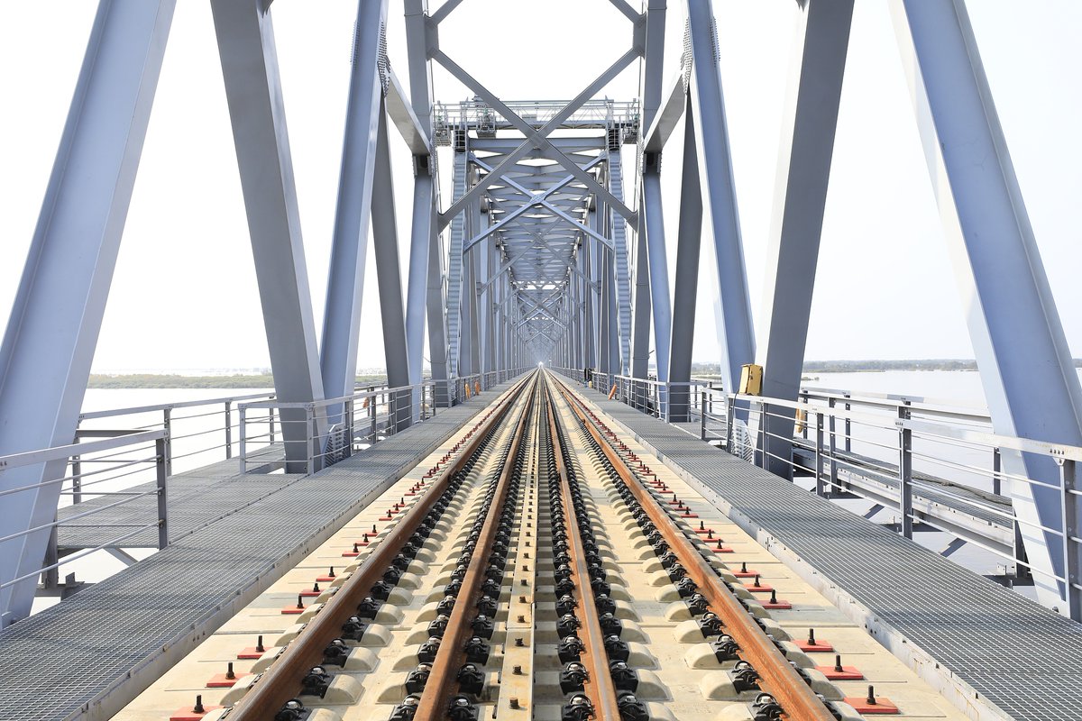 железнодорожный мост через амур. железнодорожный мост нижнеленинское. мост россия китай через амур. железнодорожный мост через амур. мост нижнеленинское тунцзян.