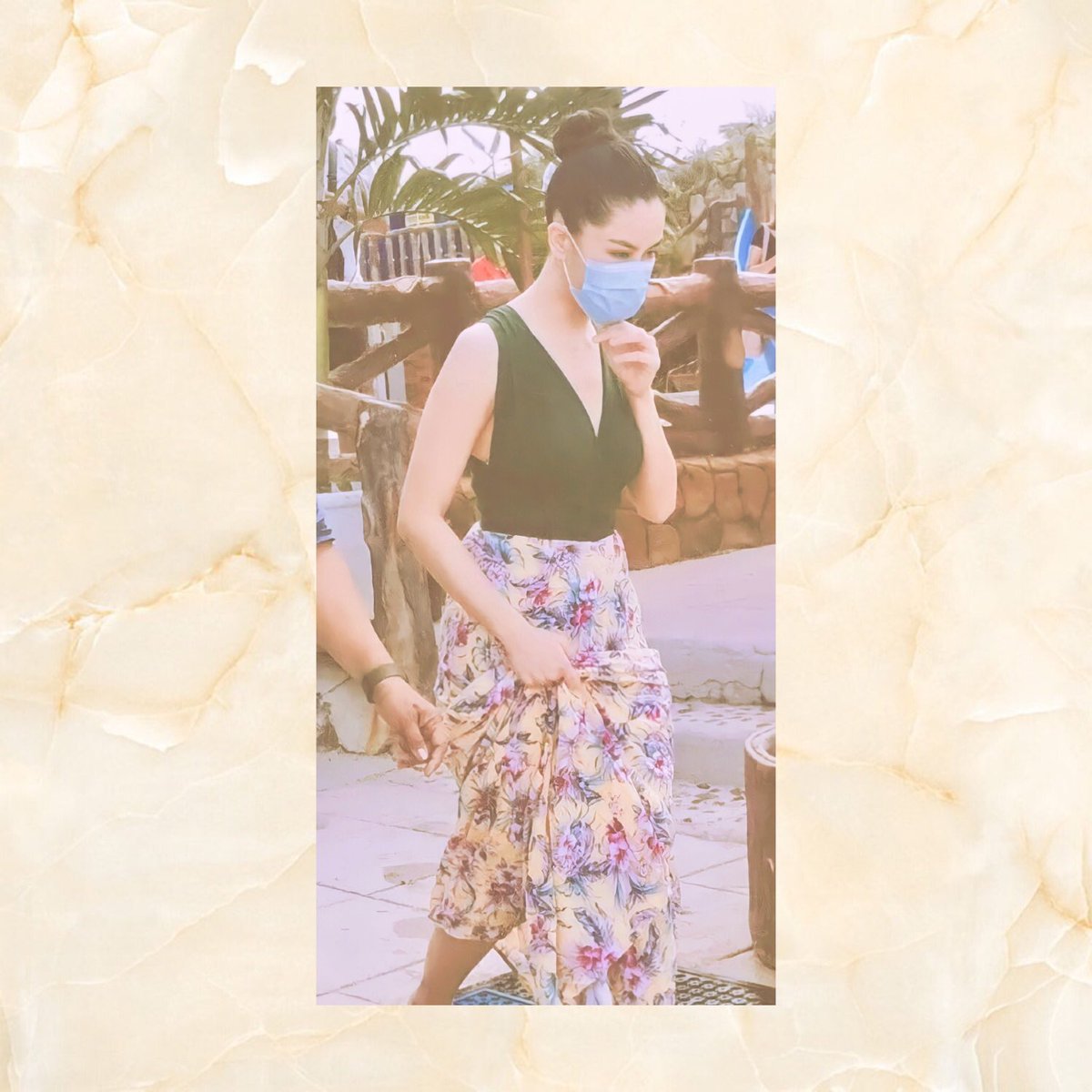 kissesarchive's tweet photo. 🏝 #kissesdelavin https://t.co/gxWOU5hGoN