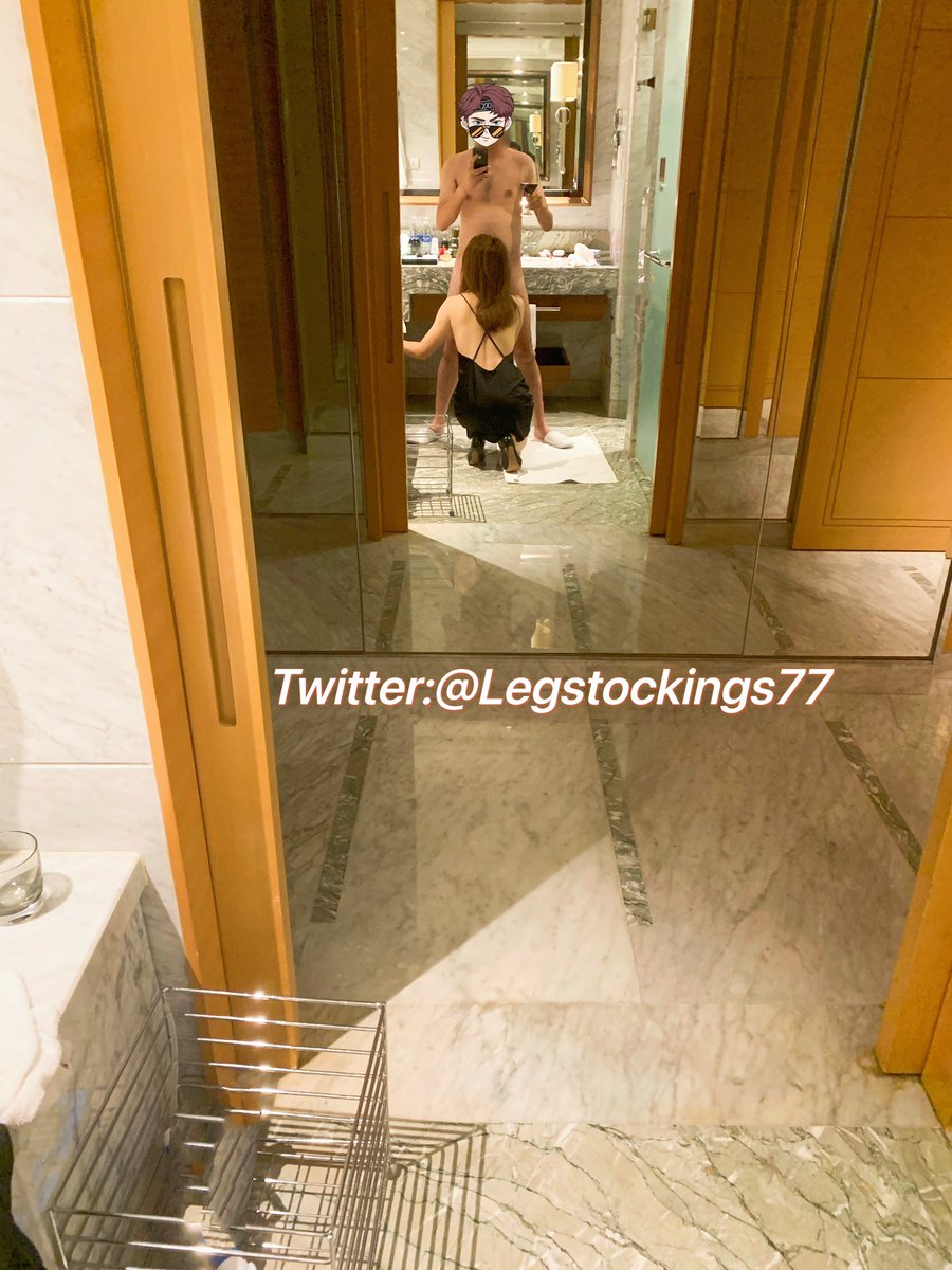Legstockings77's tweet photo. 没有一根🐔巴能在夫人的玉嘴👄里坚持三分钟，不信来试试👅 https://t.co/ufRLZqabMz