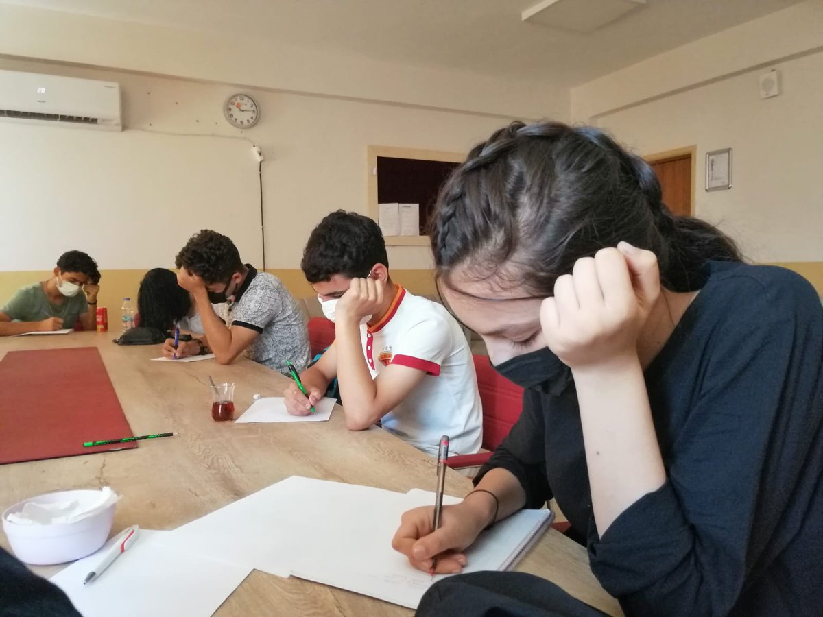 kiziltepemem47's tweet photo. İlçemiz Kenan Kösen Anadolu Lisesi #Telafidebendevarım programı kapsamında gerçekleştirilen  yaratıcı yazma etkinliğinden görseller. 👇
@tcmeb 
@mahmutdemirttas 
@MemetPolat0247 
@huseyincam84 
@DundarRisvan 
@serdarTopta4 
@hmete_47 
@Muzaffe54772883 
@KzltepeYavuzSu1 https://t.co/N2EumOCZWt