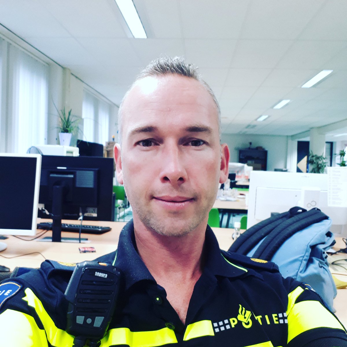 Goeiemorgen allemaal! Na enkele weken vakantie mag ik weer beginnen. Eerst even inlezen em dan zo lekker de wijk in.