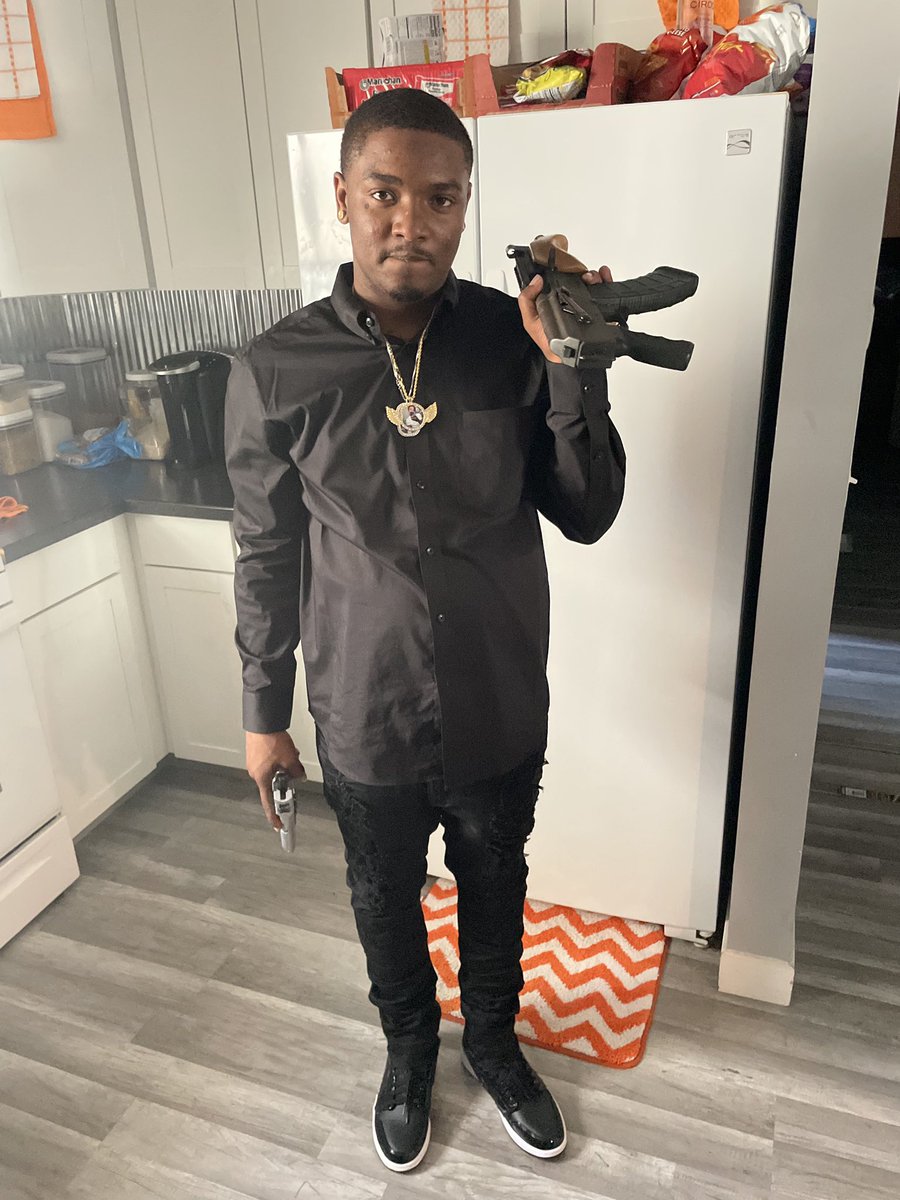 KmoneyGngLilDee's tweet photo. #LLDRACO๐ช๐คง https://t.co/VKtL6nL6ld