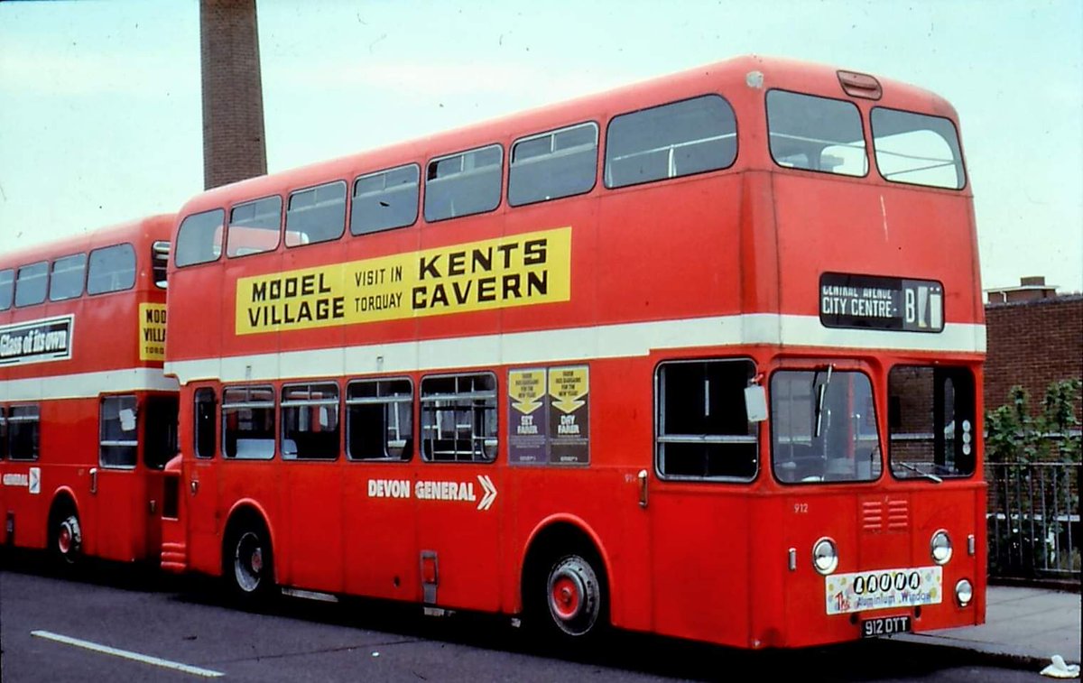 devongeneralso1's tweet image. 1960 Roe-bodied Leyland Atlantean 912 DTT (912) is seen in Belgrave Road, Exeter. We posted a nearside view of this bus last year: bit.ly/3y4LdIB 
912 was sold for scrap in 1981; sister 913 is preserved, in traditional DG livery.
Picture credit: Rod Northcott collection