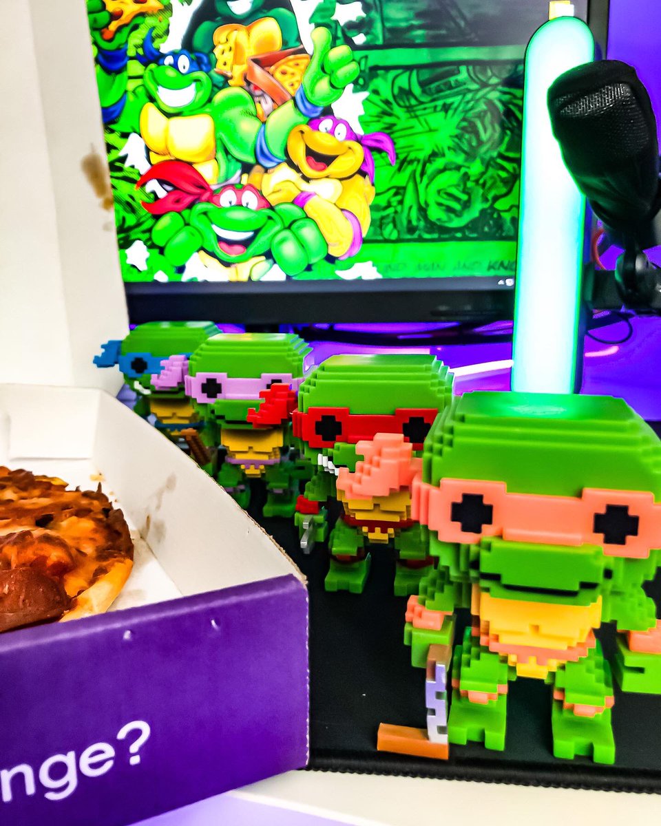 8BitGamingUK's tweet image. Pizza time! #tmnt #funkop #goveelighs #ikea #chunkychickencardiff