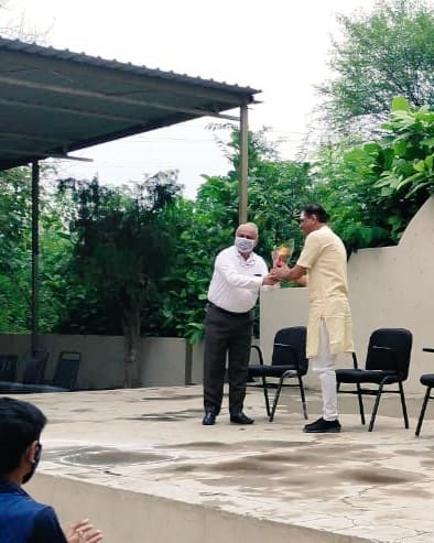 jigneshsevakbjp's tweet photo. 'આઝાદીના અમૃત મહોત્સવ' ના ભાગરૂપે આજે સ્પોર્ટ્સ ઑથોરિટી ઓફ ગુજરાત દ્વારા સાયકલ રેલી નું આયોજન કરવામાં આવ્યું જેમાં લીલીજંડી આપી શરૂઆત કરી.
@narendramodi @CRPaatil @vijayrupanibjp @AmitShah @JPNadda @BJP4Gujarat
#cyclerelly #BJP #bjp4mahisagar #bjp4gujarat #bjp4india https://t.co/caBdjwz7Au