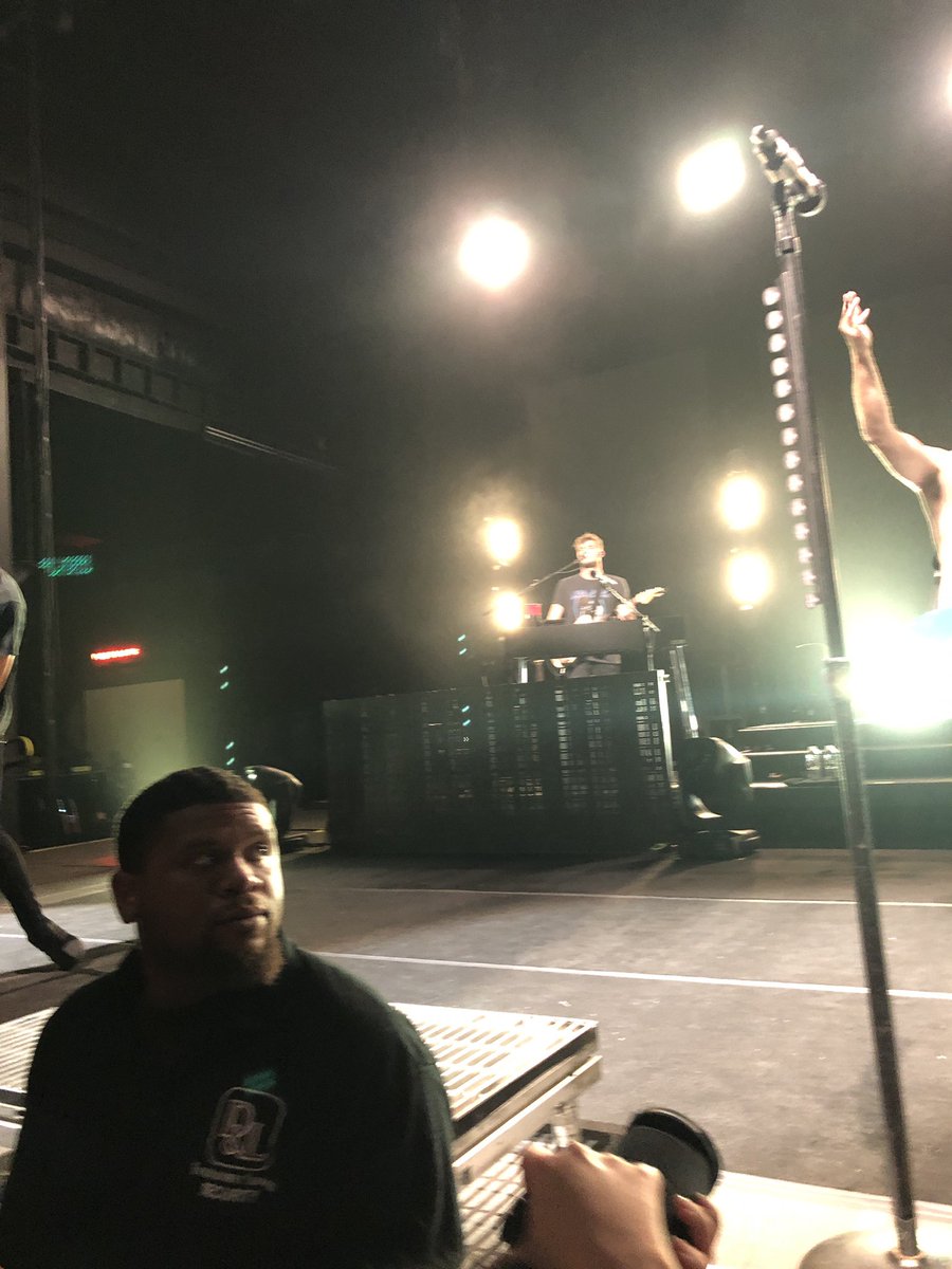 DarneilDTPG's tweet photo. @AllTimeLow show 19 in the books #sidesummer #SideSummerFest https://t.co/fDWAqZmsIF