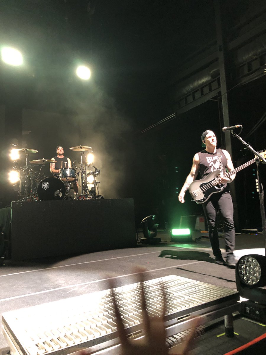 DarneilDTPG's tweet photo. @AllTimeLow show 19 in the books #sidesummer #SideSummerFest https://t.co/fDWAqZmsIF