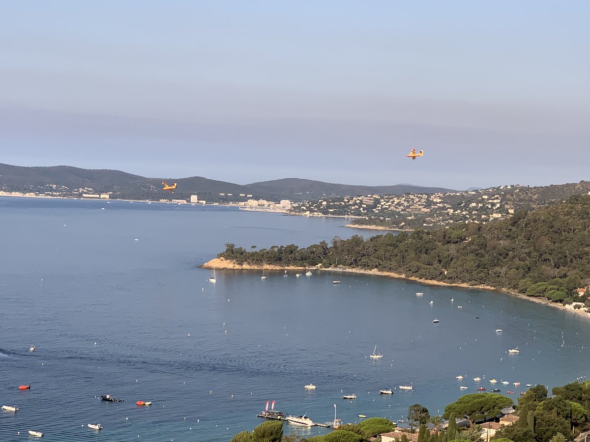 Les Canadairs au Lavandou. Bon courage!!

#feuxDeForet #incendie #incendievar #incendies #feudeforet #Var #Cogolin #gonfar #cavalaire #CavalaireSurMer #LaMole #LaGardeFreinet #lacroixvalmer #GolfedeSaintTropez #lelavandou