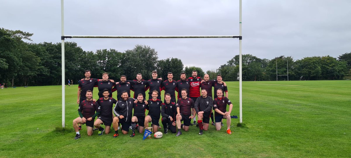 BGFRavens's tweet photo. Nice surprise last night at training to be given the league trophy from the 19/20 season ⚫🔴🏆🎉

#2inarow #bgfravens #ballymun #glasnevin #finglas #leinsterrugby #rugby #preseason https://t.co/N1F88vRyqo