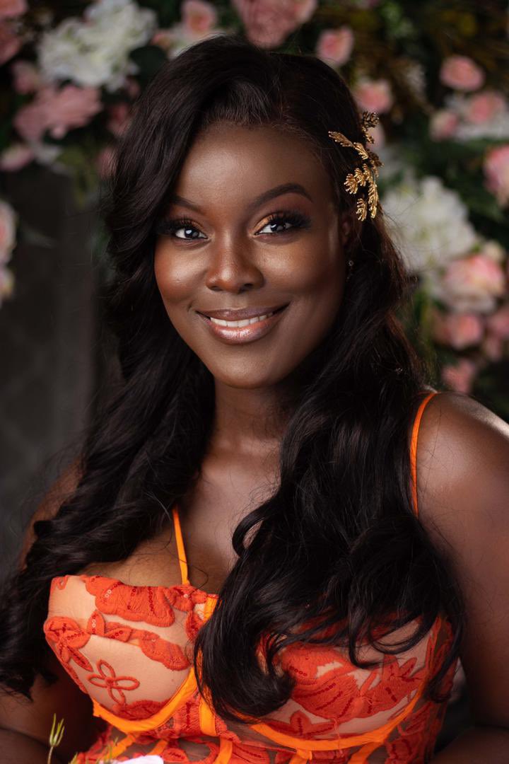 remaynne's tweet photo. Subtlety is the ultimate form of sophistication. 

Makeup | hairstyling | bouquet | photography- Remaynne. https://t.co/cIzXBLsvo3