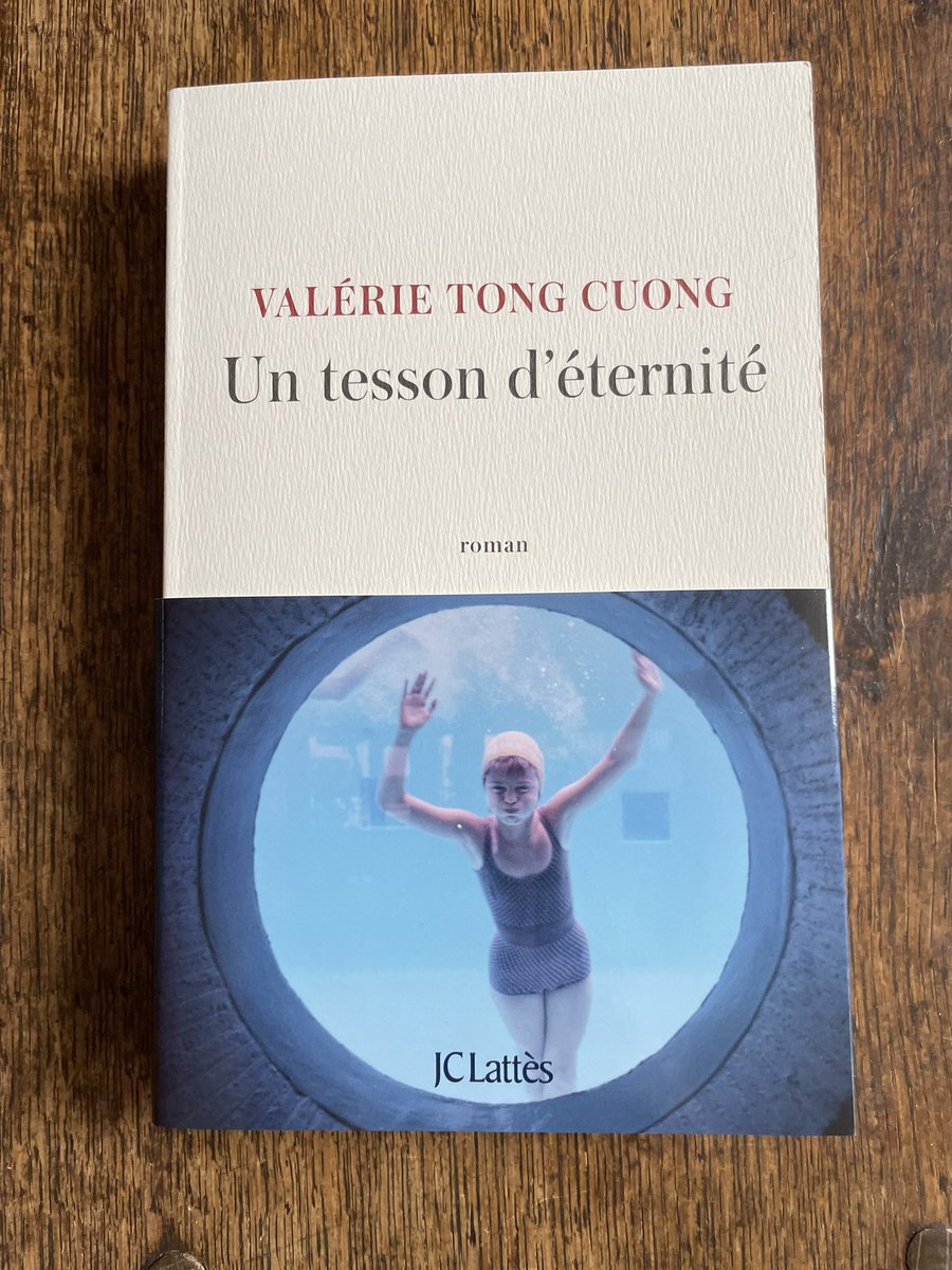« Un tesson d’éternité », aujourd’hui en librairie. 
Merci #theanonymousphotoproject pour la couverture. 
<a href="/editionsLattes/">Éditions JC Lattès</a> #rentreelitteraire2021