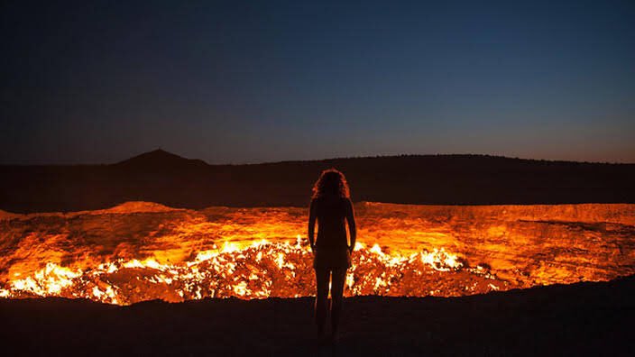 OfficialUdiBoy's tweet image. In 1971, Soviet Geologists working in Turkmenistan set a hole on fire which was filled with natural gases; they had hoped it would burn out in a few days. The hole has since been burning for over 49 years till this day and is known as ‘The Door To Hell’

#MythAndFact