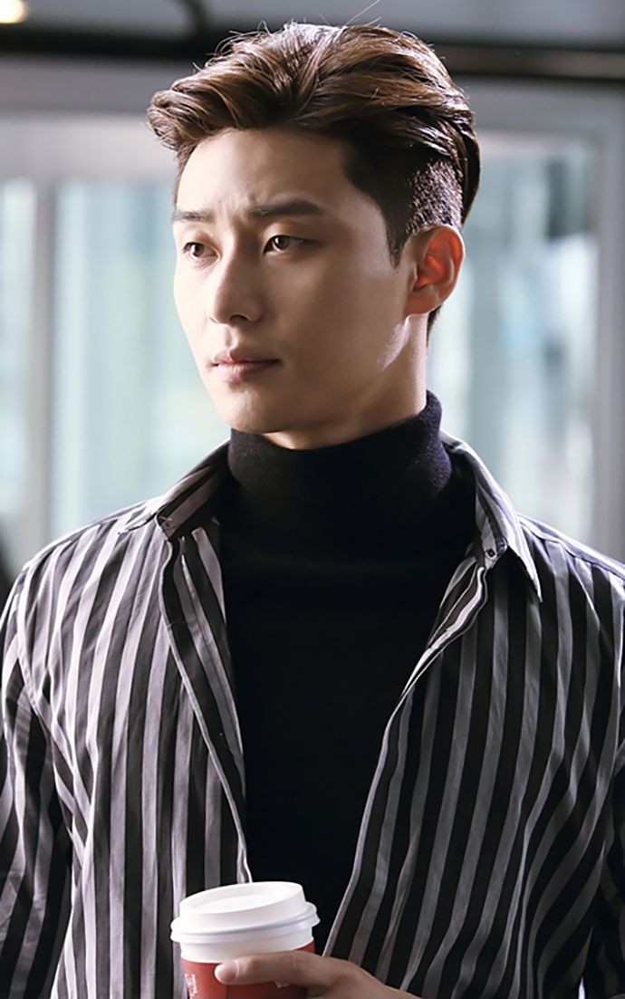 SHE WAS PRETTY Kdrama review: What I love -- the hero ends up befriending supposedly ugly duckling Hye Jin and falling for her BEFORE the makeover #romcomreview #k-dramareview #kdrama

Read the full article: She Was Pretty (Kdrama review)
▸ lttr.ai/klXd

#parkseojoon